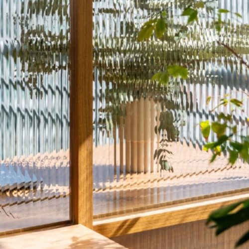 “Explorando diferentes estilos: 8 alternativas criativas para as portas de móveis”