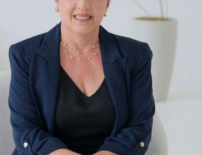 Tendências de cortes de cabelo para 2026 já chegaram à capital paranaense