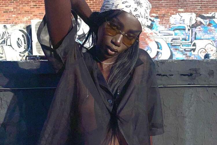 Dicas imperdíveis de maquiagem para valorizar a pele negra: confira!