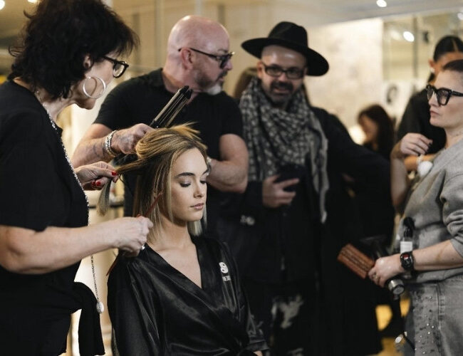 Estilista brasileiro brilha em 8 desfiles de Alta-Costura em Paris para a temporada de Primavera/Verão 2026