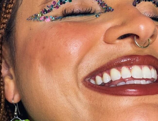 60 ideias de maquiagem carnavalesca para brilhar na festa