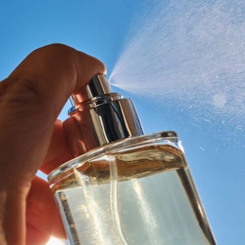 Melhores fragrâncias leves e refrescantes para o verão: dicas para escolher o perfume ideal nos dias quentes